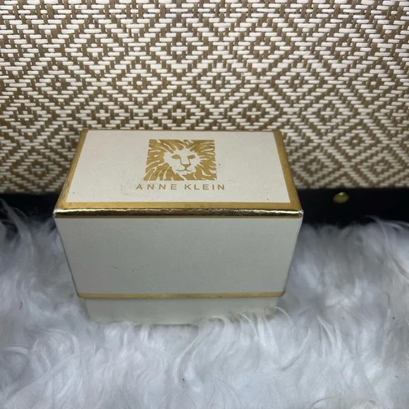 Anne Klein New in Box 3 Three Gold Tone Bracelets Bangles and In Gift Box - Picture 8 of 8